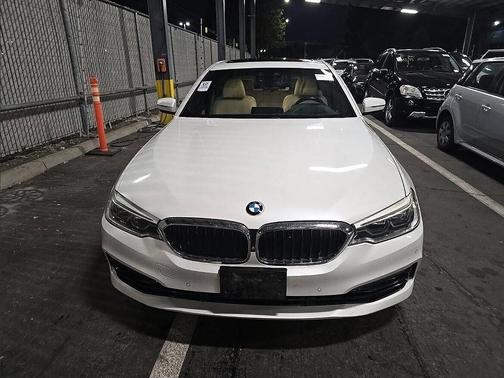 Alpine White 2018 BMW 540