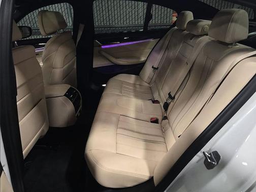 Alpine White 2018 BMW 540