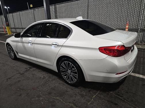 Alpine White 2018 BMW 540
