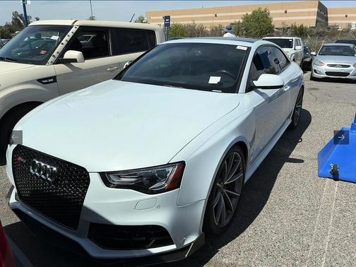 White 2015 Audi RS 5 4.2