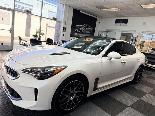 Snow White Pearl 2019 Kia Stinger Premium