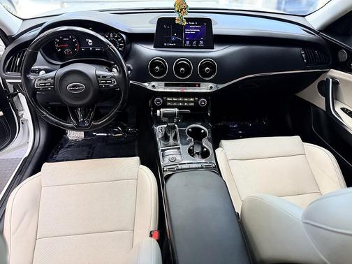 Snow White Pearl 2019 Kia Stinger Premium