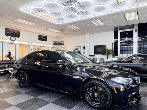 Black Sapphire Metallic 2015 BMW 528