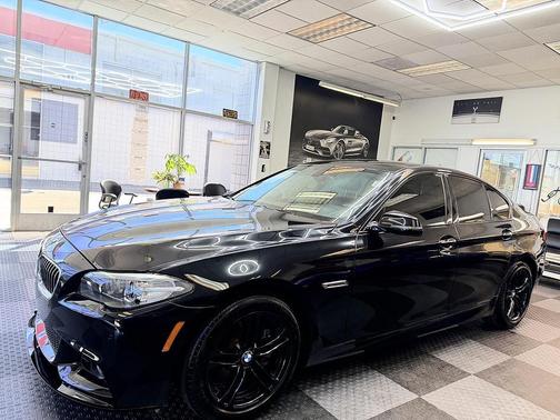 Black Sapphire Metallic 2015 BMW 528