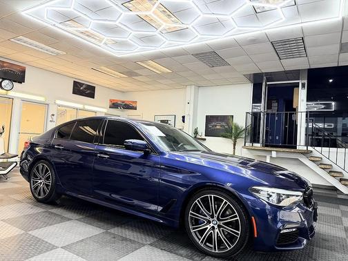 Bluestone Metallic 2018 BMW 540