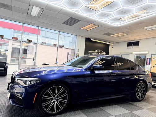 Bluestone Metallic 2018 BMW 540