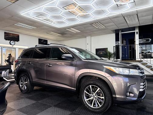 Alumina Jade Metallic 2019 Toyota Highlander XLE