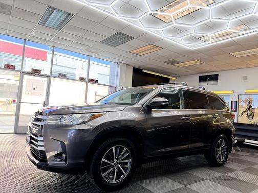 Alumina Jade Metallic 2019 Toyota Highlander XLE