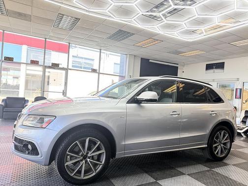 Cuvee Silver Metallic 2015 Audi Q5 3.0T Premium Plus