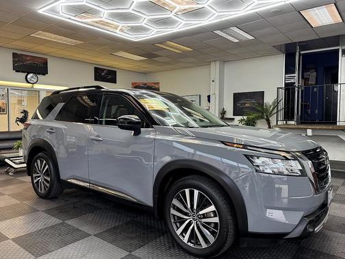 2022 Nissan Pathfinder Platinum 4WD