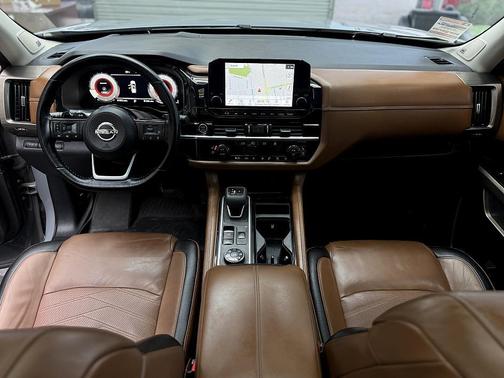 2022 Nissan Pathfinder Platinum 4WD