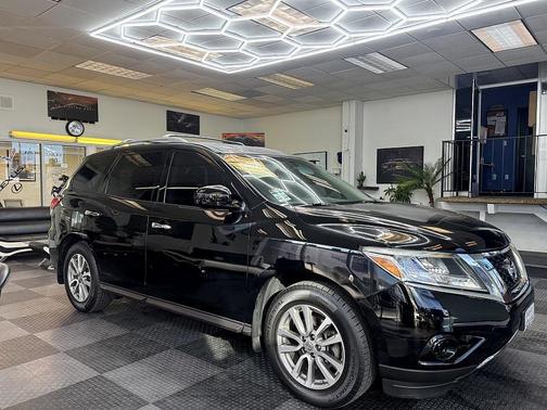 2014 Nissan Pathfinder SV