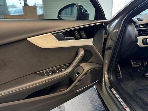 2023 Audi A4 Prestige 45 TFSI S line quattro S tronic