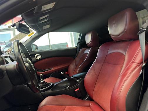 2010 Nissan 370Z Touring