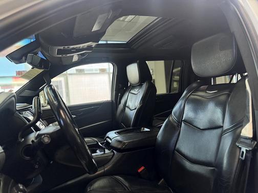 2017 Cadillac Escalade ESV Platinum