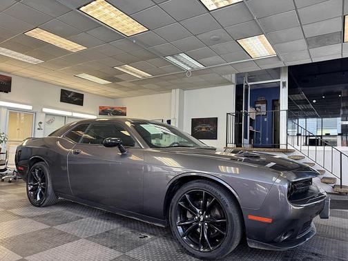 2017 Dodge Challenger SXT