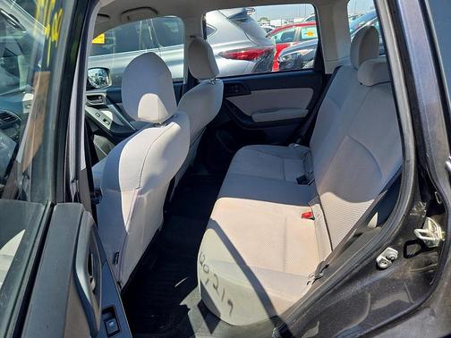 2014 Subaru Forester 2.5i