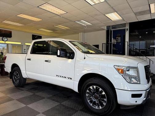 2020 Nissan Titan SV