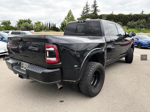 Diamond Black Crystal Pearlcoat 2022 RAM 3500 Laramie Mega Cab 4x4 6'4' Box