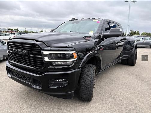 Diamond Black Crystal Pearlcoat 2022 RAM 3500 Laramie Mega Cab 4x4 6'4' Box
