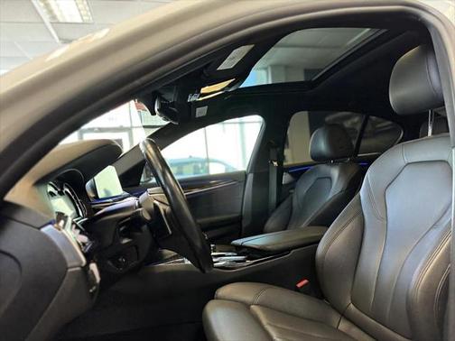 2019 BMW 530 530i