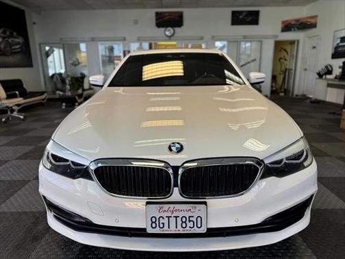 2019 BMW 530 530i
