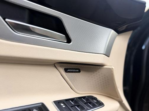 British Racing Green Metallic 2016 Jaguar XF 35t Premium