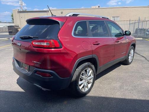 2015 Jeep Cherokee Sport