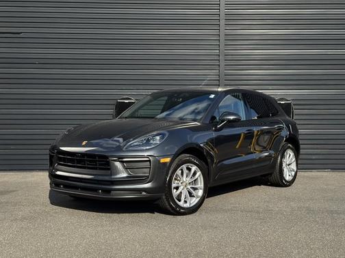 2022 Porsche Macan Base