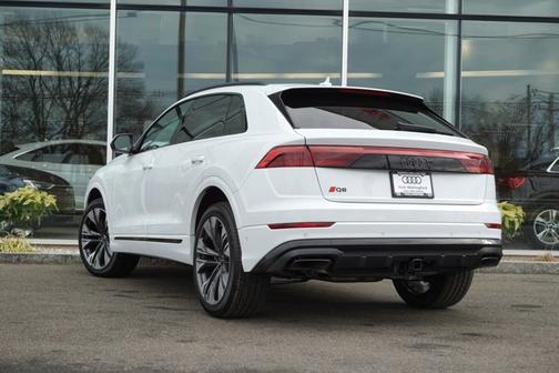 2025 Audi Q8 55 Premium Plus