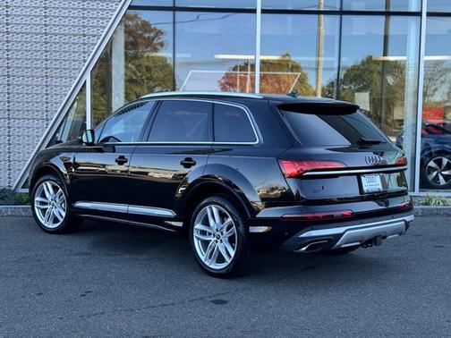 2025 Audi Q7 55 Premium Plus