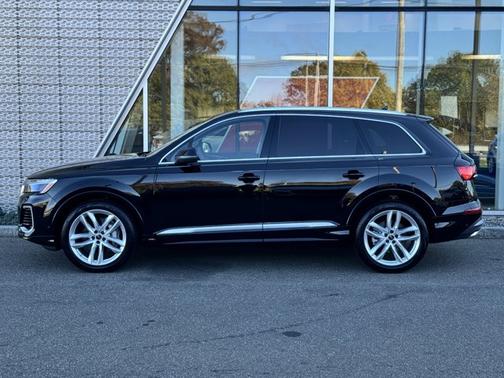 2025 Audi Q7 55 Premium Plus
