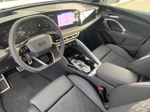 2025 Audi SQ5 3.0T Premium Plus