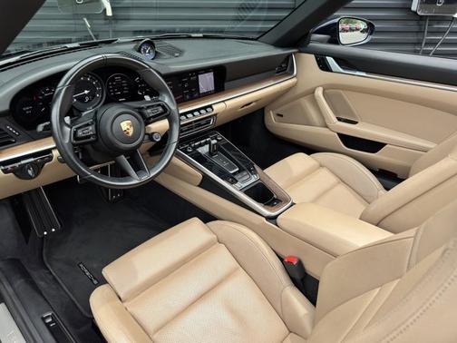 2021 Porsche 911 Carrera
