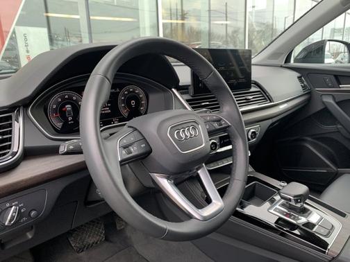 2024 Audi Q5 45 S line Premium Plus