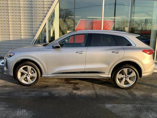 2025 Audi Q5 Premium Plus TFSI quattro S tronic