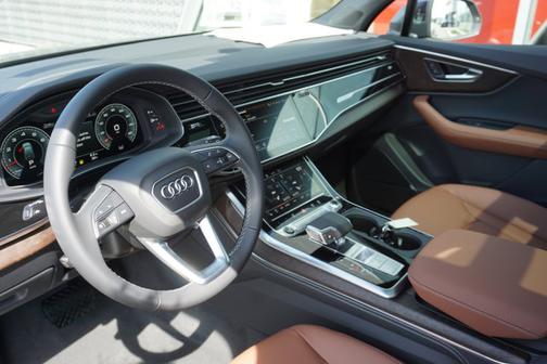 2025 Audi Q7 55 Premium Plus