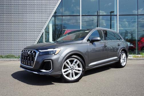 2025 Audi Q7 55 Premium Plus