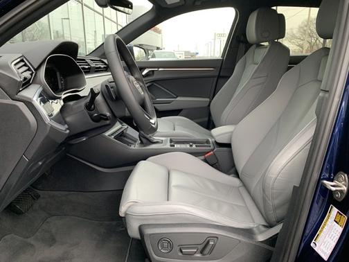 2025 Audi Q3 Premium 45 TFSI S line quattro Tiptronic