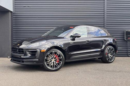 2025 Porsche Macan Base