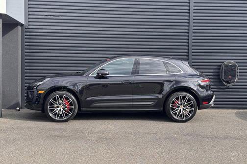 2025 Porsche Macan Base