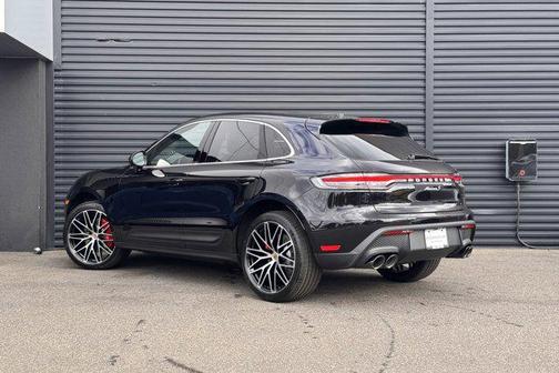 2025 Porsche Macan Base