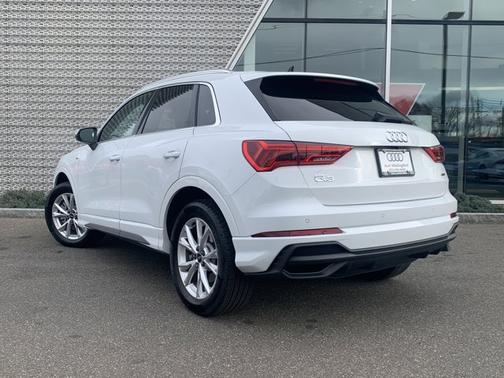 2025 Audi Q3 Premium 45 TFSI S line quattro Tiptronic