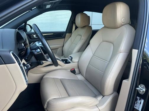 2022 Porsche Cayenne Platinum Edition
