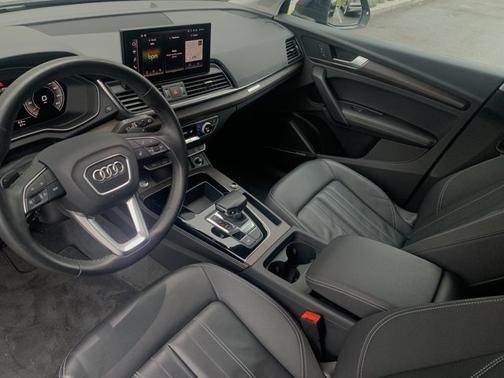2023 Audi Q5 45 S line Premium Plus