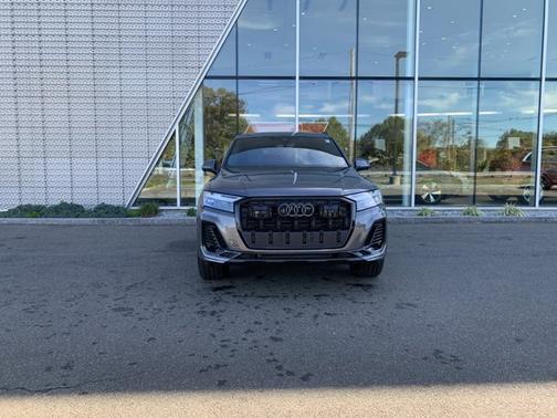 2025 Audi Q7 45 Premium Plus