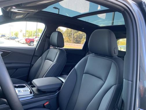 2025 Audi Q7 45 Premium Plus