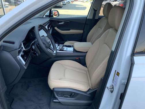 Glacier White Metallic 2026 Audi Q7 55 Premium Plus