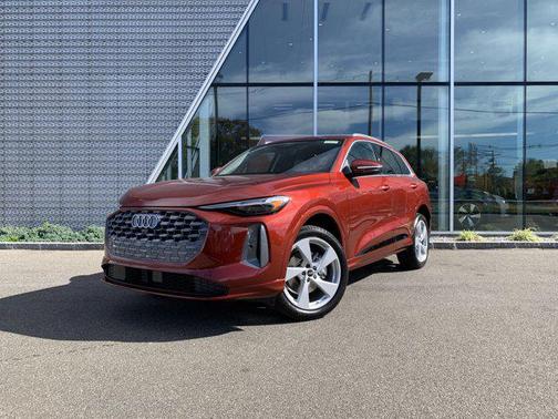 2025 Audi Q5 Premium Plus