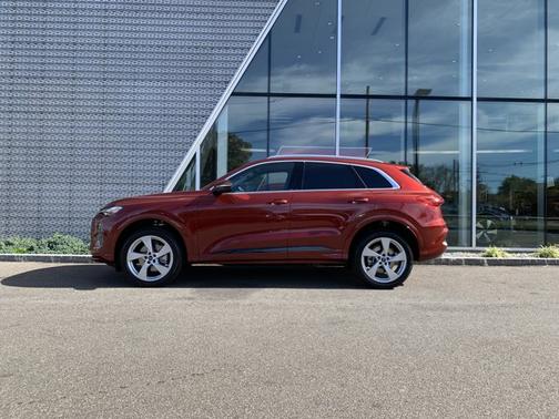 2025 Audi Q5 Premium Plus